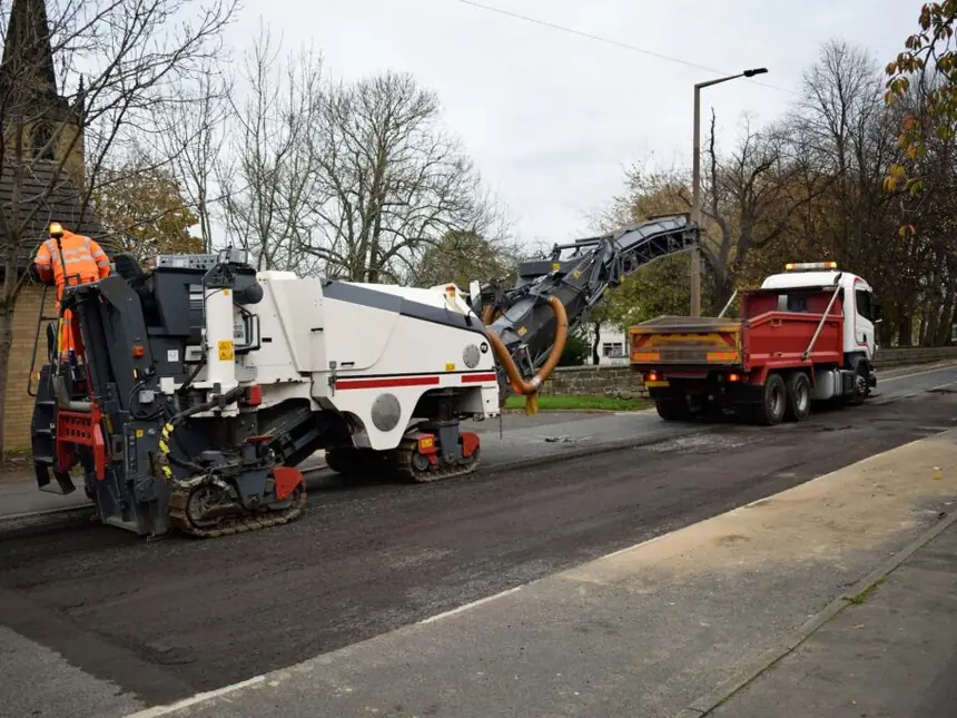 Asphalt milling ahead of a permanent repair