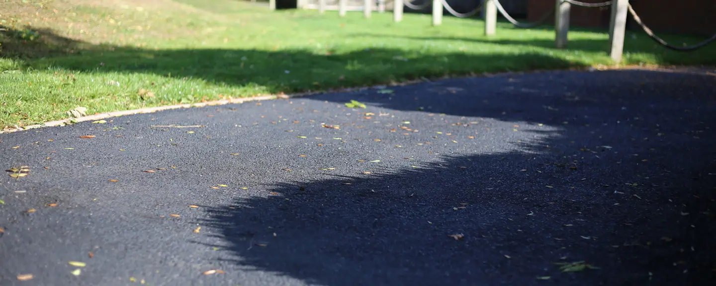 A curved tarmac driveway apron — Tarmac Driveways in Woolwich by Meads Resurfacing